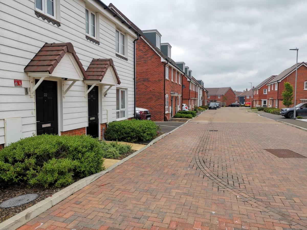 Langley Haven - 3 Bedroom House *